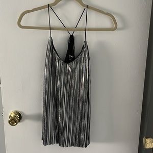 Express foil tank NWOT